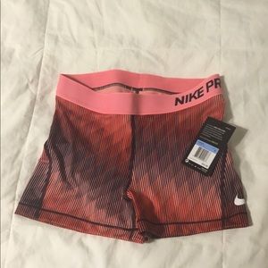 BNWT NIKE PROS